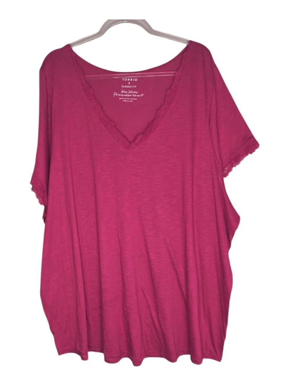 Torrid Women's Size 6 6x Pink Classic Fit Berry Pink Lace Trim V neck Tee